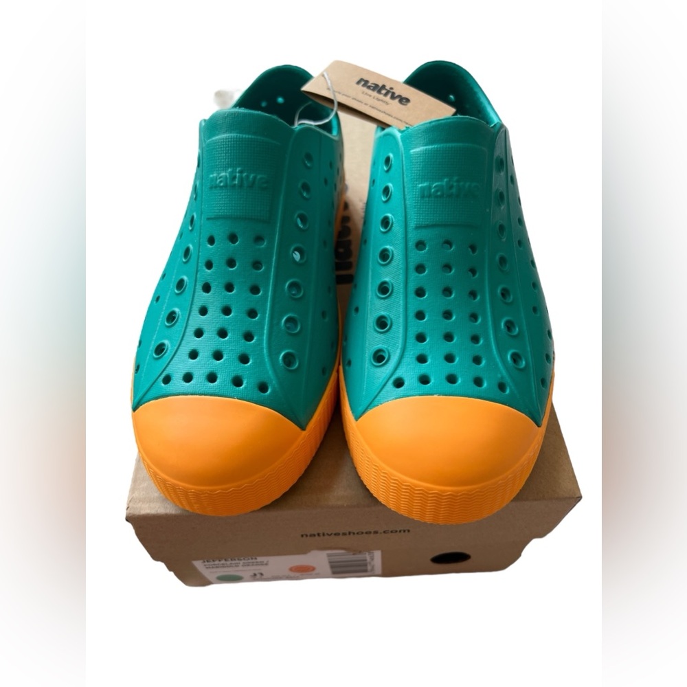 Native Jefferson Porcelain Green/Marigold Orange Shoes J1. No box.